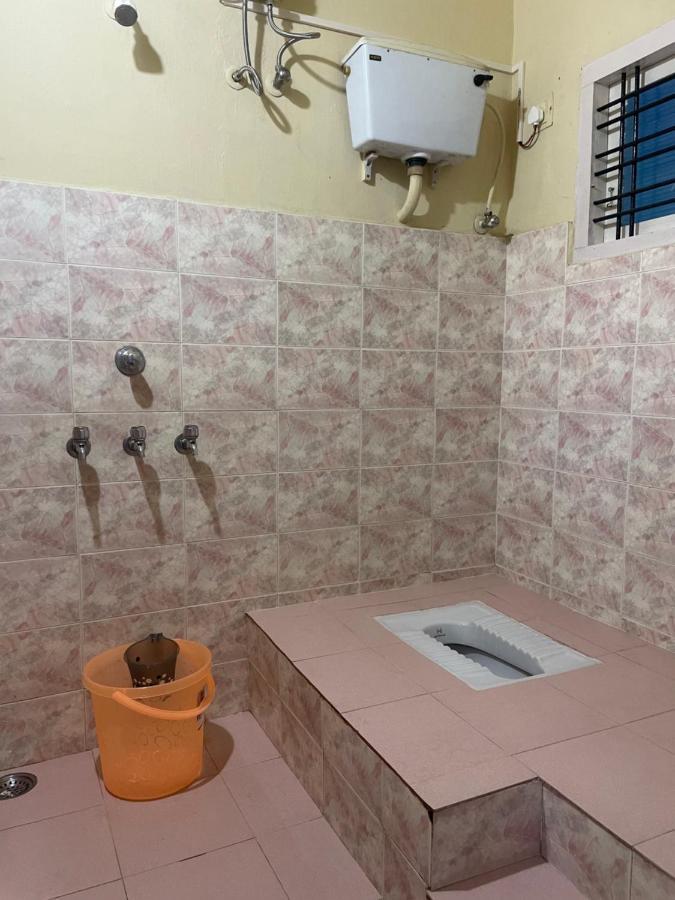 Отель Bed And Bath For 1-8 People Тривандрум Экстерьер фото