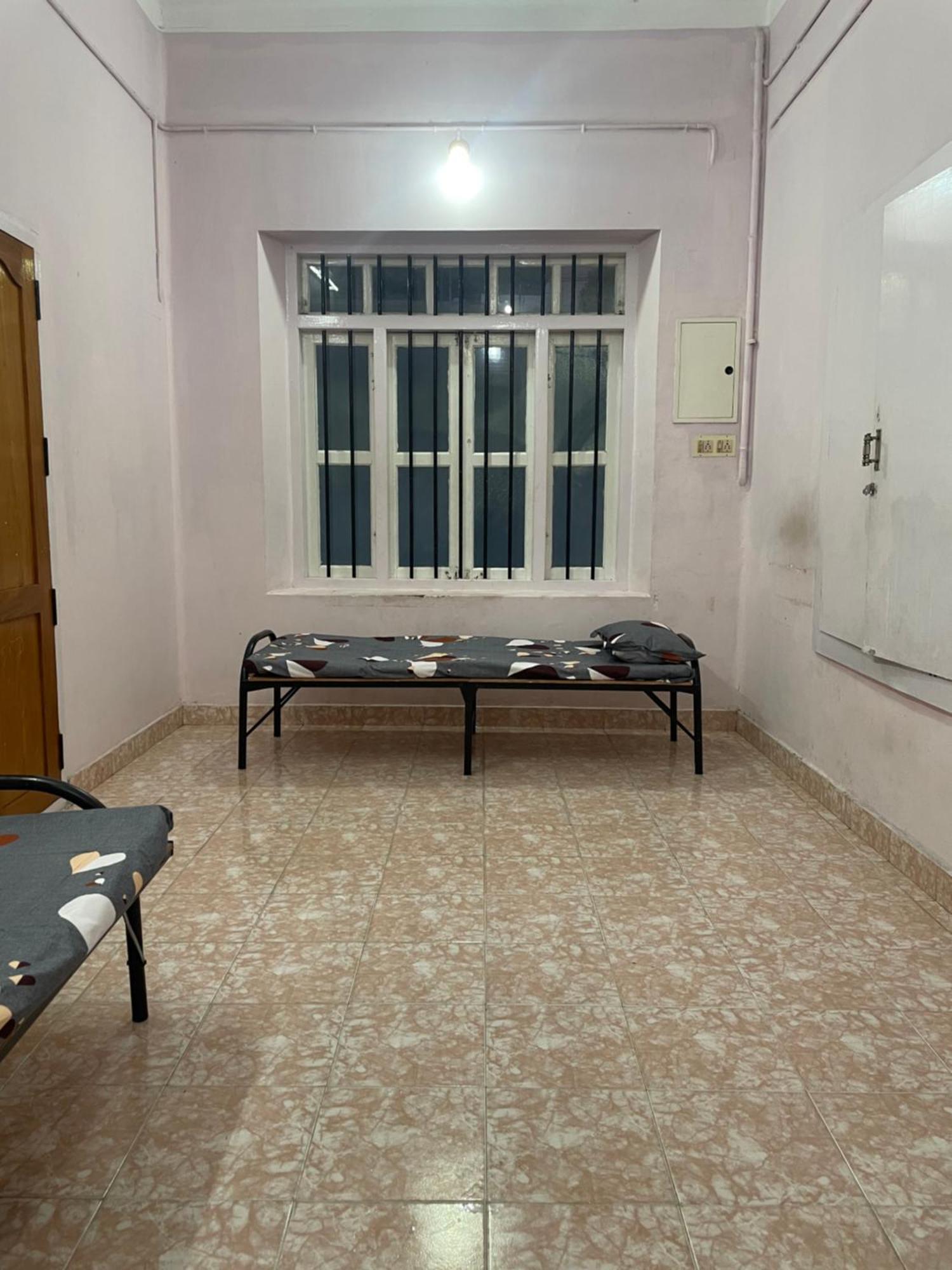 Отель Bed And Bath For 1-8 People Тривандрум Экстерьер фото